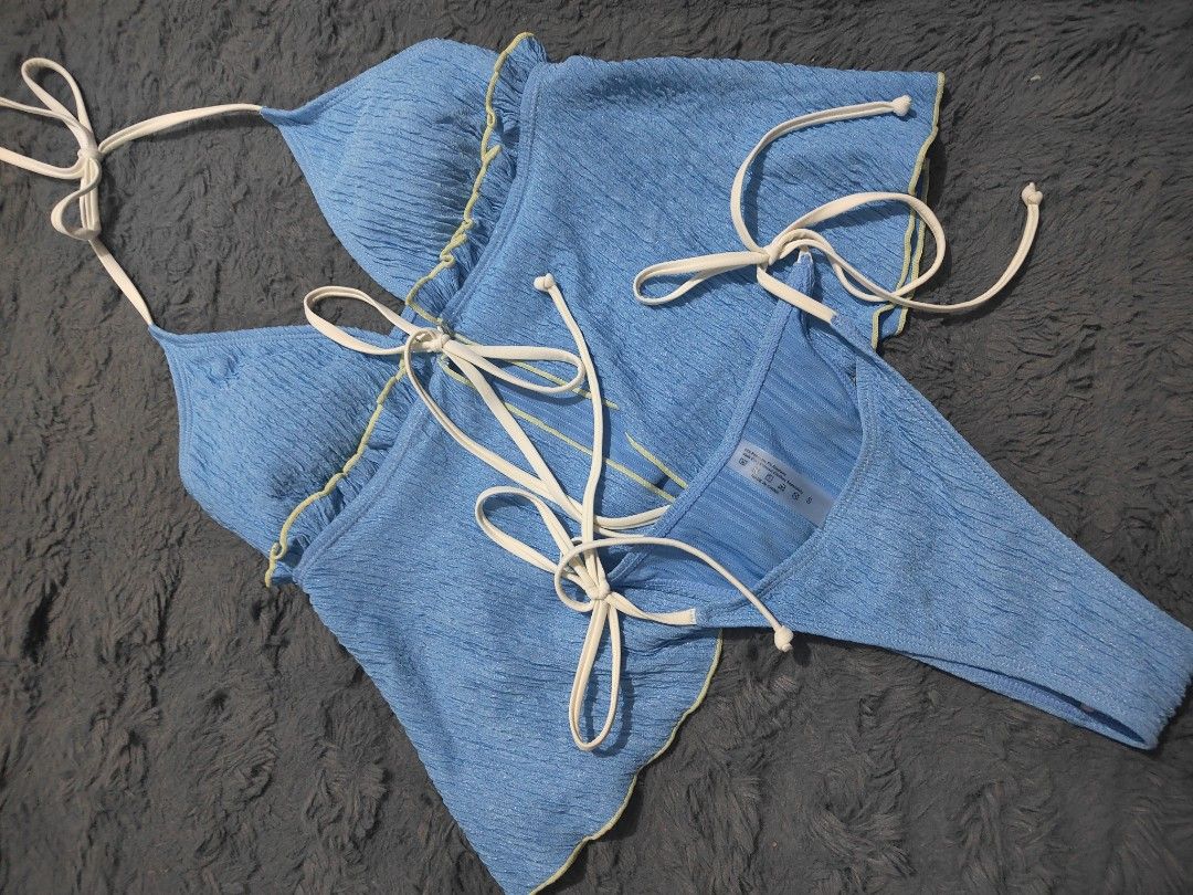Swimwear (Category: Bikinis & Swimsuits) located in Mandaluyong City. Submitted by zinskye (Listing ID 1418323140, Image 3). Description: Size Medium Available! Onhand!! Brandnew.