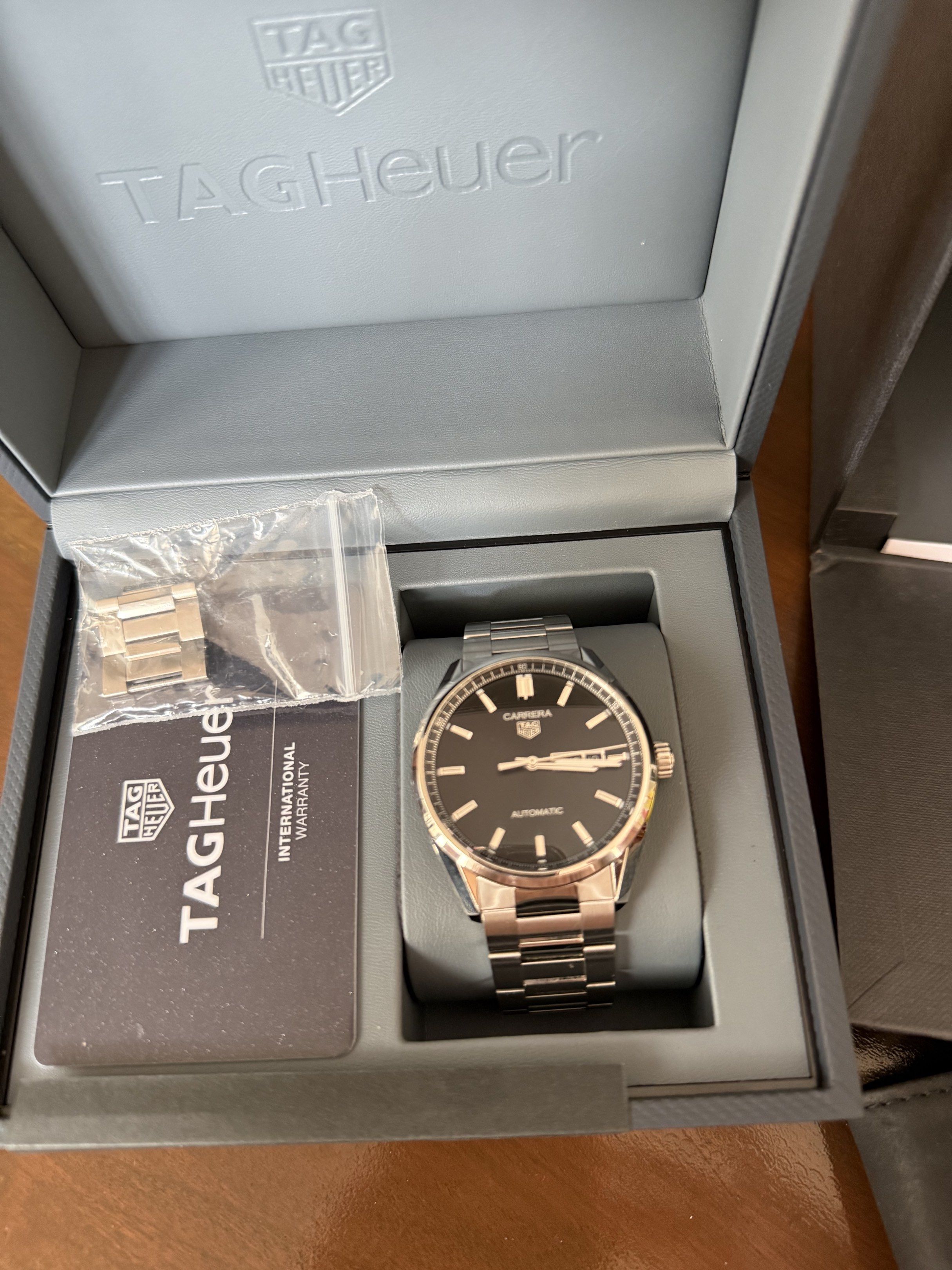 TAG Heuer Carrera - 41mm (Category: Luxury Watches) located in Manila. Submitted by ishaaaaang (Listing ID 1419021790, Image 3). Description: Negotiable Meet up only in Shang or BGC Calibre 5 - Automatic International warranty until Nov. 19, 2026 NO FAKE ITEMS ON MY LIST..