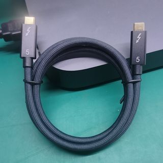 Thunderbolt 5 Intel Cable for Video and Data439973685190338560