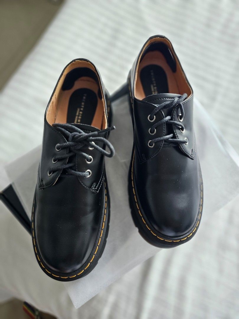 Twenty Eight Shoes Platform Derby Shoes (Category: Heels) located in Manila. Submitted by sirknite (Listing ID 1419036094, Image 1). Description: Details: - Size 25cm (check last photo for sizing and in Zalora) - Twenty Eight Shoes platform derby shoes - Black color - Lace-up design - Chunky sole - Yellow stitched trim - Brand name visible on insole - Includes original box (shows wear kasi nabasa) - Unique heart-shaped tread RFS: - size not fit f