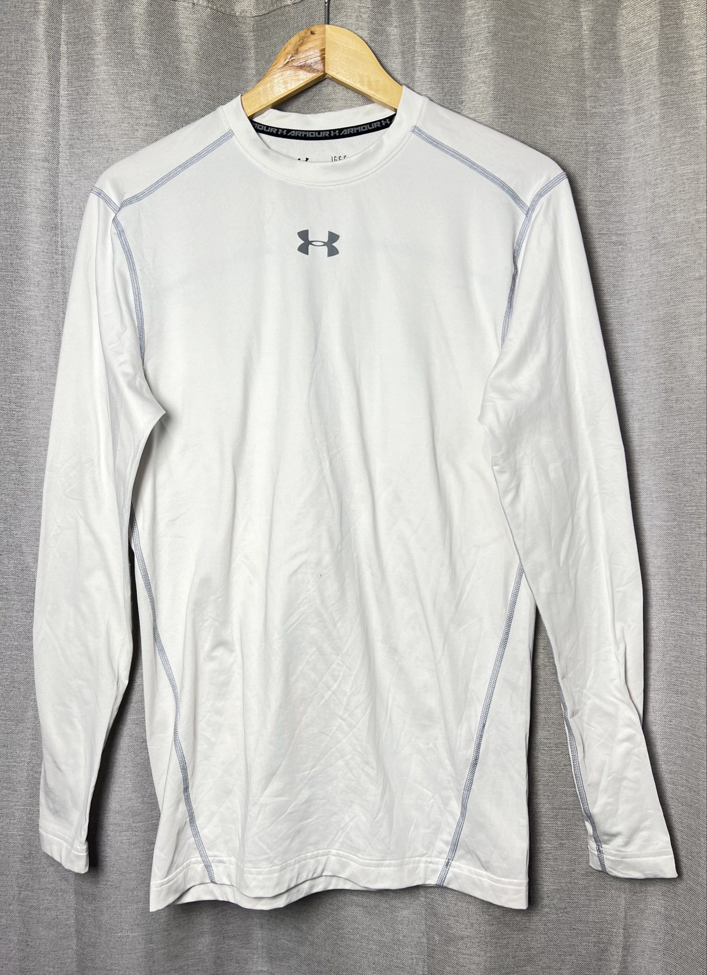Under armour compression ls (Category: Activewear) located in Liliw. Submitted by luxfinds2019 (Listing ID 1418984476, Image 2). Description: UA compression longsleeve! 550 shipped White Fits medium 19by28 Asnew 💯 No issue Loc laguna Pm.