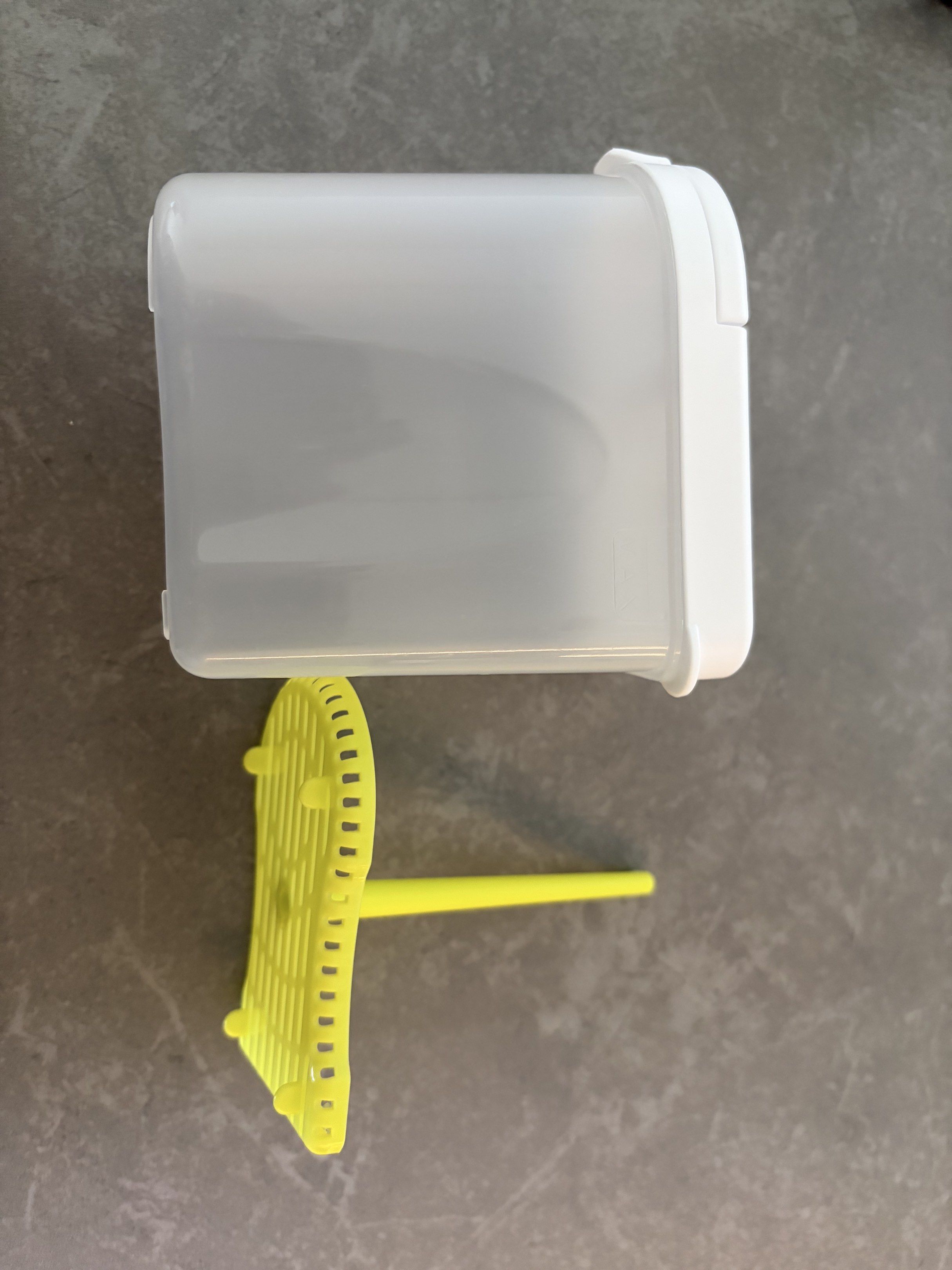 Vegetable Container with Drainer443846138486466560