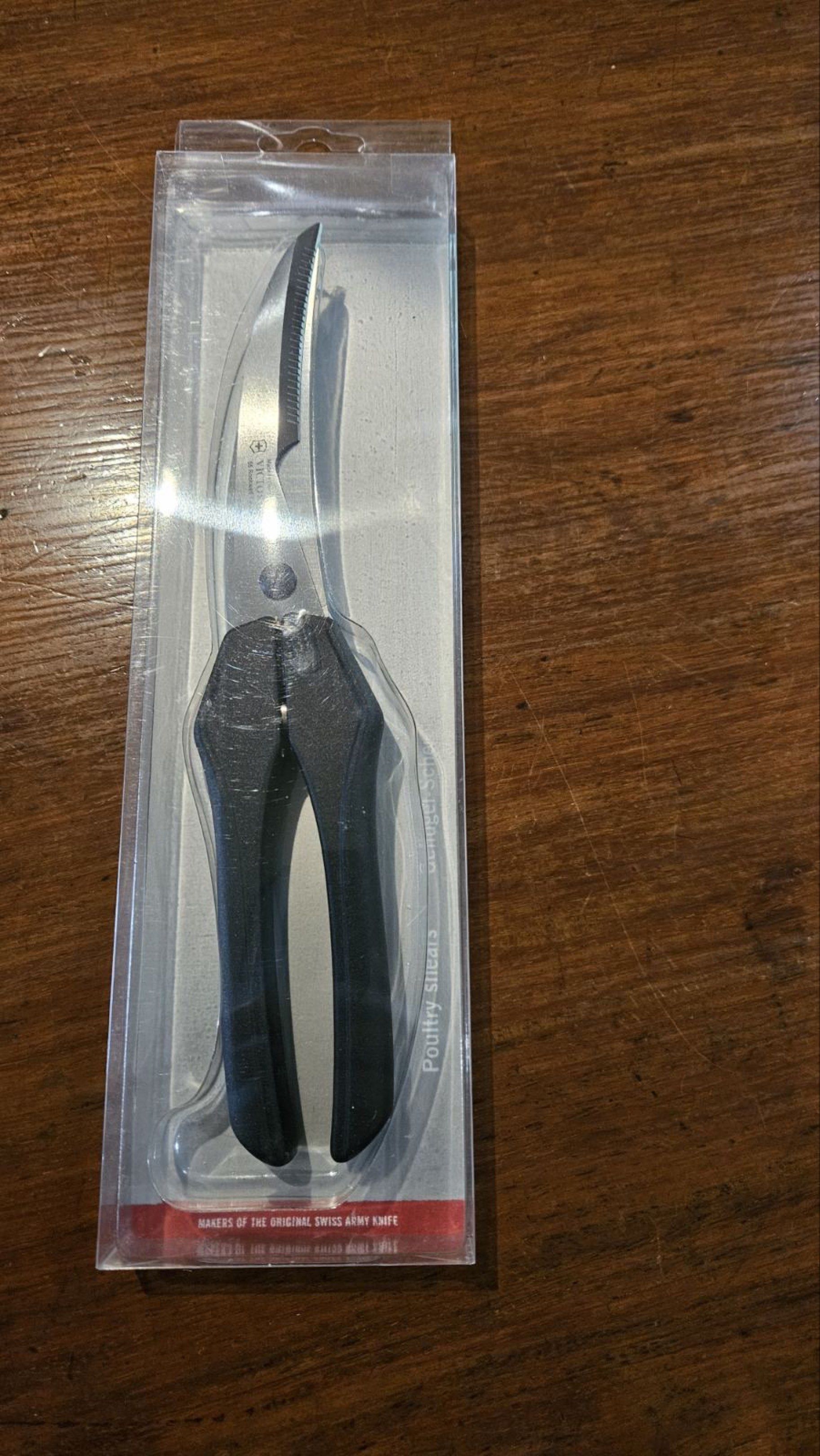 Victorinox Poultry Shears (Category: Other Kitchenware & Tableware) located in Quezon City. Submitted by indy37 (Listing ID 1419133685, Image 1). Description: - Victorinox poultry shears - Curved blade design for efficient cutting - Comfortable black handles - Ideal for poultry and other food items.