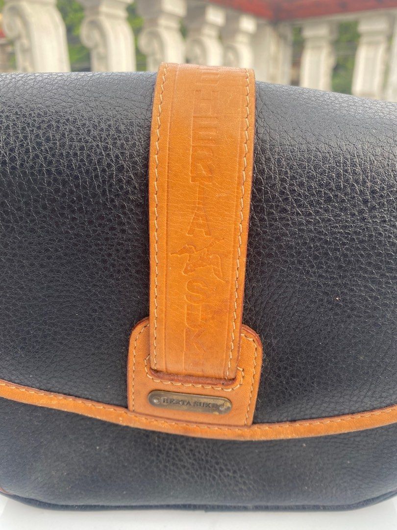 Vintage Leather Sling Bag like Dooney and Bourke (Category: Cross-body Bags) located in San Juan City. Submitted by aiecapix (Listing ID 1419080199, Image 1). Description: Well Used but Sturdy Made in Italy Real Leather No issues except watermark Classic RFS: Moving Out Sale.