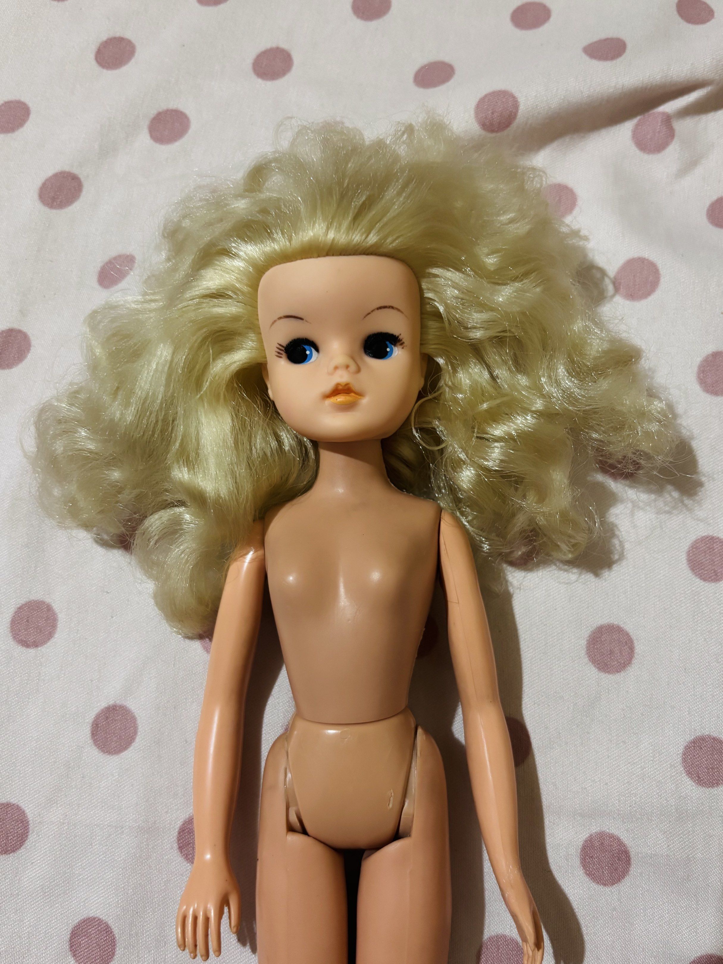 Vintage Pedigree Sindy doll (Category: Kids Toys) located in Legazpi City. Submitted by pink_moonlight (Listing ID 1419189787, Image 3). Description: May ink stains sa paa as you can see in the photos. Rooted lashes.