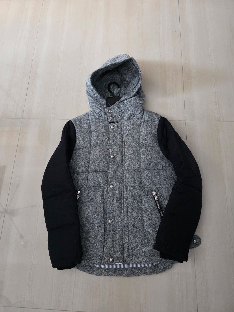 Winter Jacket (Category: Coats, Jackets and Outerwear) located in Singapore. Submitted by bugetti (Listing ID 1419022740, Image 1). Description: Winter coat for sale. used only 2 trips during winter holidays. Bought from overseas..