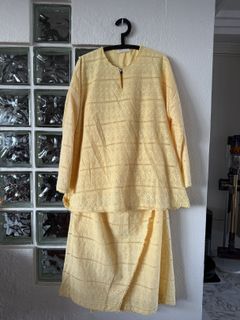 (Category: ) located in . Submitted by shopperholic98 (Listing ID 1419097956, Image 1). Description: .