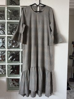 (Category: ) located in . Submitted by shopperholic98 (Listing ID 1419105572, Image 1). Description: .