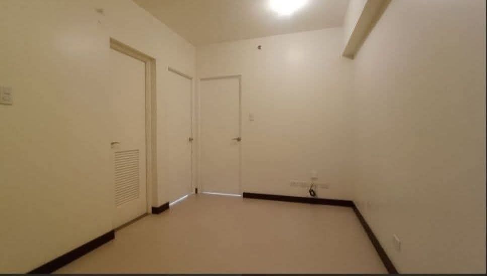 2 BR Unit Fairlane Residences (Category: Apartments & Condos) located in Pasig City. Submitted by BrokerDorenFerran (Listing ID 1420827211, Image 2). Description: FOR LEASE! FAIRLANE RESIDENCES West Capitol Drive, Kapitolyo Pasig 2-Bedroom Units 52.5sqm Bare Unit: 30k including Association Dues NO parking slot 2 months deposit 1 month advance 11 Postdated checks Doren Ferran Licensed Real Estate Broker PRC REBL# 24236 09175725848.
