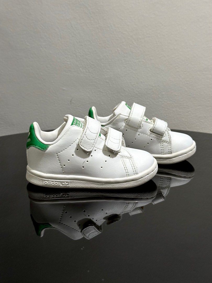 Adidas Stan Smith CF I Toddler Shoes (Category: Babies & Kids Fashion) located in Dasmarinas. Submitted by itsbackontherack (Listing ID 1420852082, Image 2). Description: - Adidas Stan Smith CF I Toddler Shoes - Color: White/Green - Size: 5K - With Box - Easy on and off with two velcro straps - Model number: FX7532 - Original price: PHP 2,700 - Actual Photo Posted RFS: Outgrown.