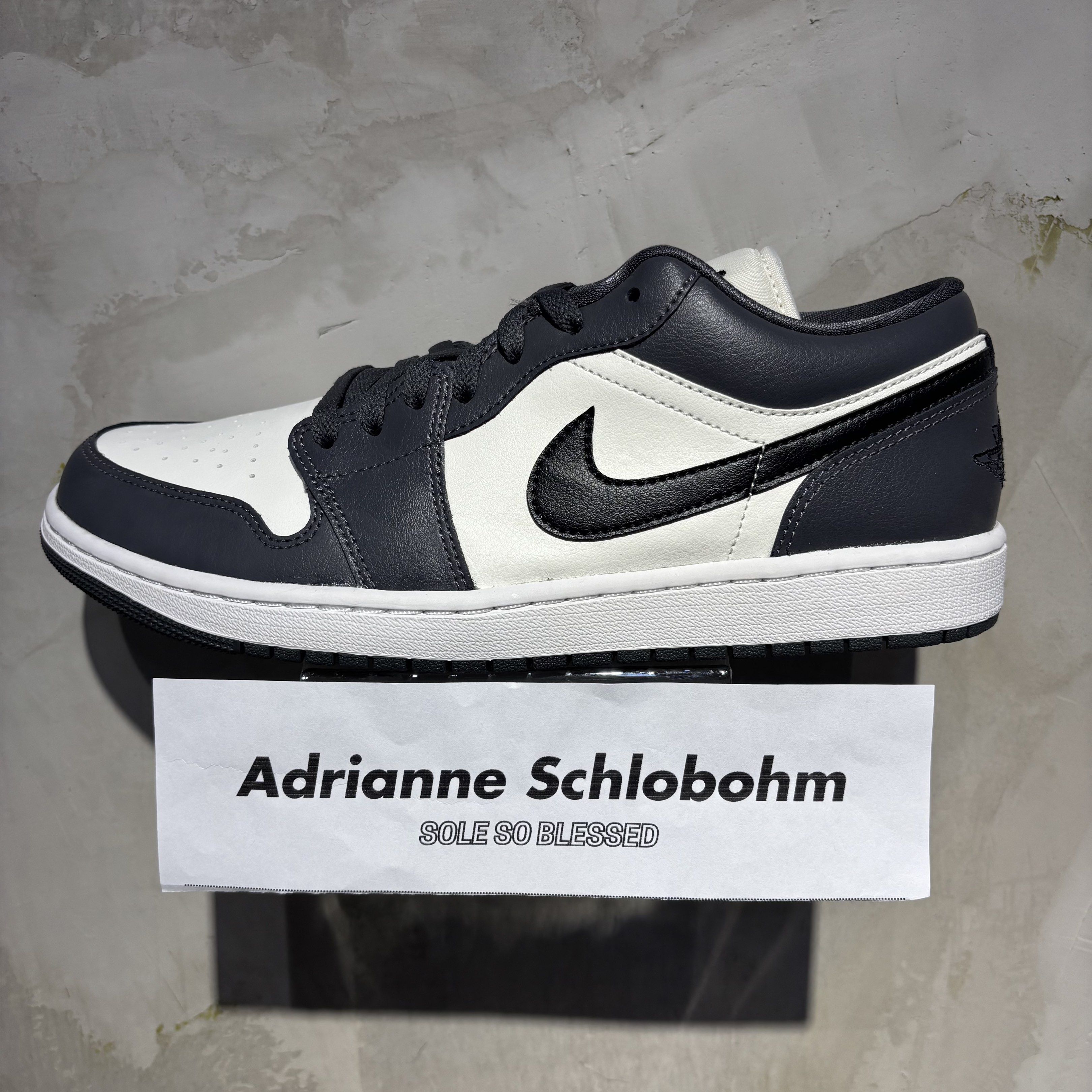 Air Jordan 1 Low ‘Dark Grey’ (Category: Sneakers) located in Muntinlupa City. Submitted by adrianneschlobohm (Listing ID 1420873521, Image 1). Description: Air Jordan 1 Low ‘Dark Grey’ Size: 10.5 us m / 12 us w 3,500.