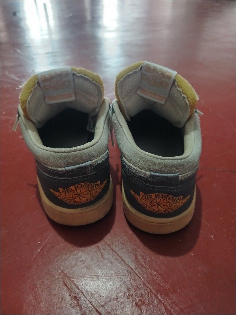 Air Jordan 1 Low UNC (Category: Sneakers) located in Roxas City. Submitted by hd_thriftshop (Listing ID 1420814281, Image 3). Description: - Air Jordan 1 Low - Color: Blue, White, Yellow - Size: US 9 - Features: Blue outsole, white midsole, Nike swoosh - Made in Vietnam.