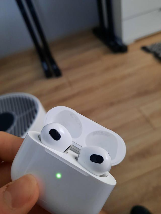 Apple AirPods 3rd Generation - Like New