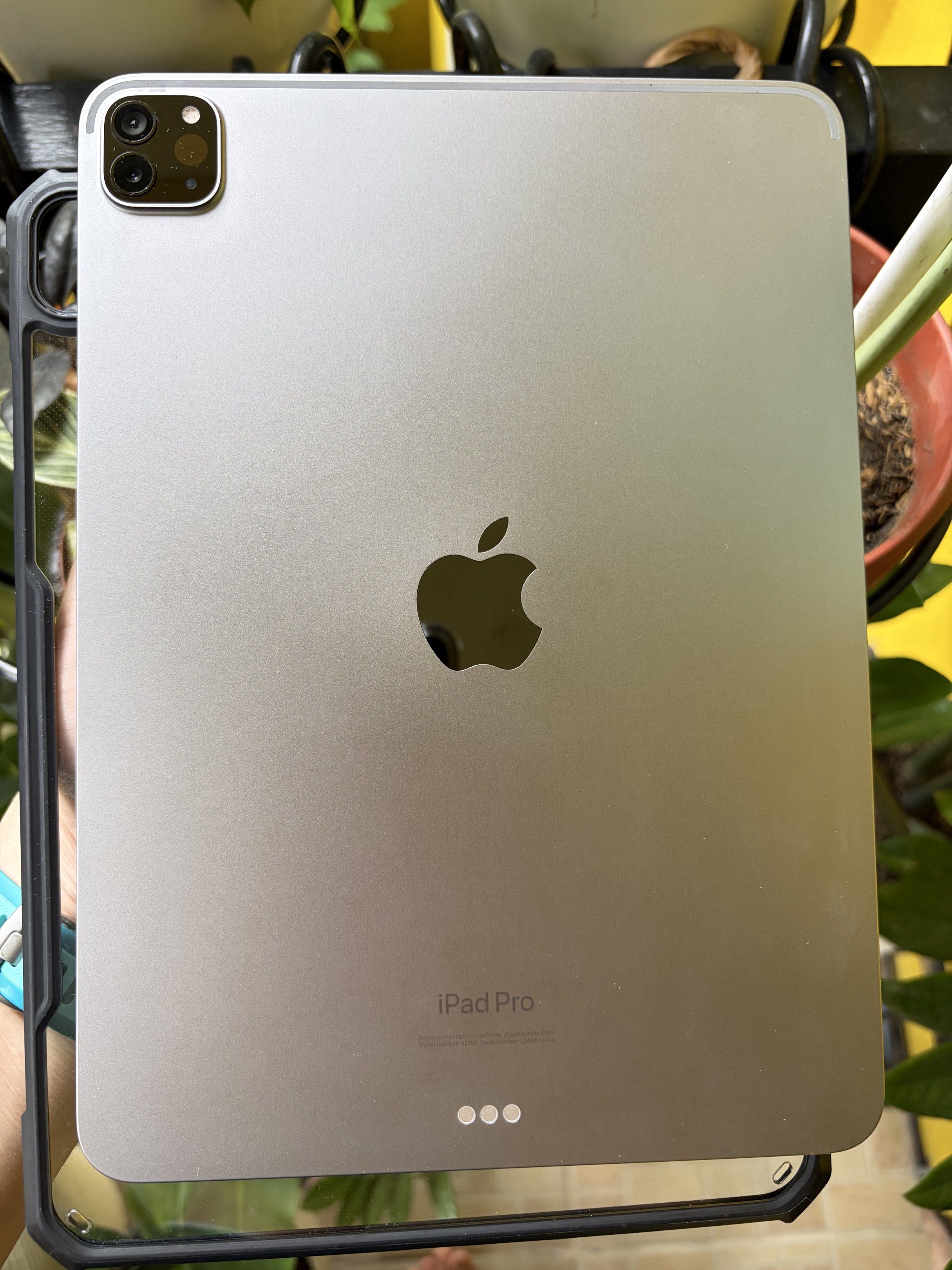 Apple iPad Pro 11-inch (4th Gen) 128GB (Category: iPad) located in Quezon City. Submitted by chinoboi19 (Listing ID 1420748546, Image 1). Description: iPad Pro (11-inch) (4th Gen) 128gb /WiFi Price: 29,000 Location: Tandang Sora, Quezon City Meet Up: UP Town Center, SM North, Trinoma, Robinsons Place Manila, LRT 1 Gil Puyat MOP: BPI/BDO/Gcash Delivery: Lalamove/Grab RFS: upgrade.