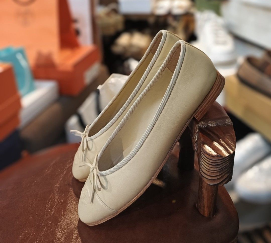 Authentic Chanel All Nude Ballet Flats (Category: Flats & Sandals) located in Itogon. Submitted by designerluxeshop (Listing ID 1420880526, Image 2). Description: Pre-owned Chanel all nude ballet flats with authenticity document, dustbag and box size 38, 💯% original, in good condition, shipping is free, message me if interested, delivery is ready, onhand discount is offered for cash buyer layaway is accepted 20% downpayment 80% balance payable u