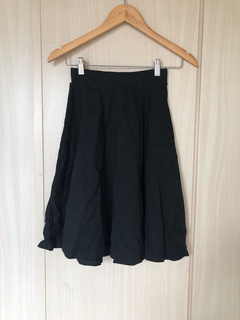 Bershka Black Skirt - Size S (Category: Skirts) located in Quezon City. Submitted by macyscloset (Listing ID 1420838382, Image 1). Description: - Bershka black flared skirt - Size: S (MEX 26) - Brand new with original tags - Original price: 1,295 PHP - Solid black fabric.