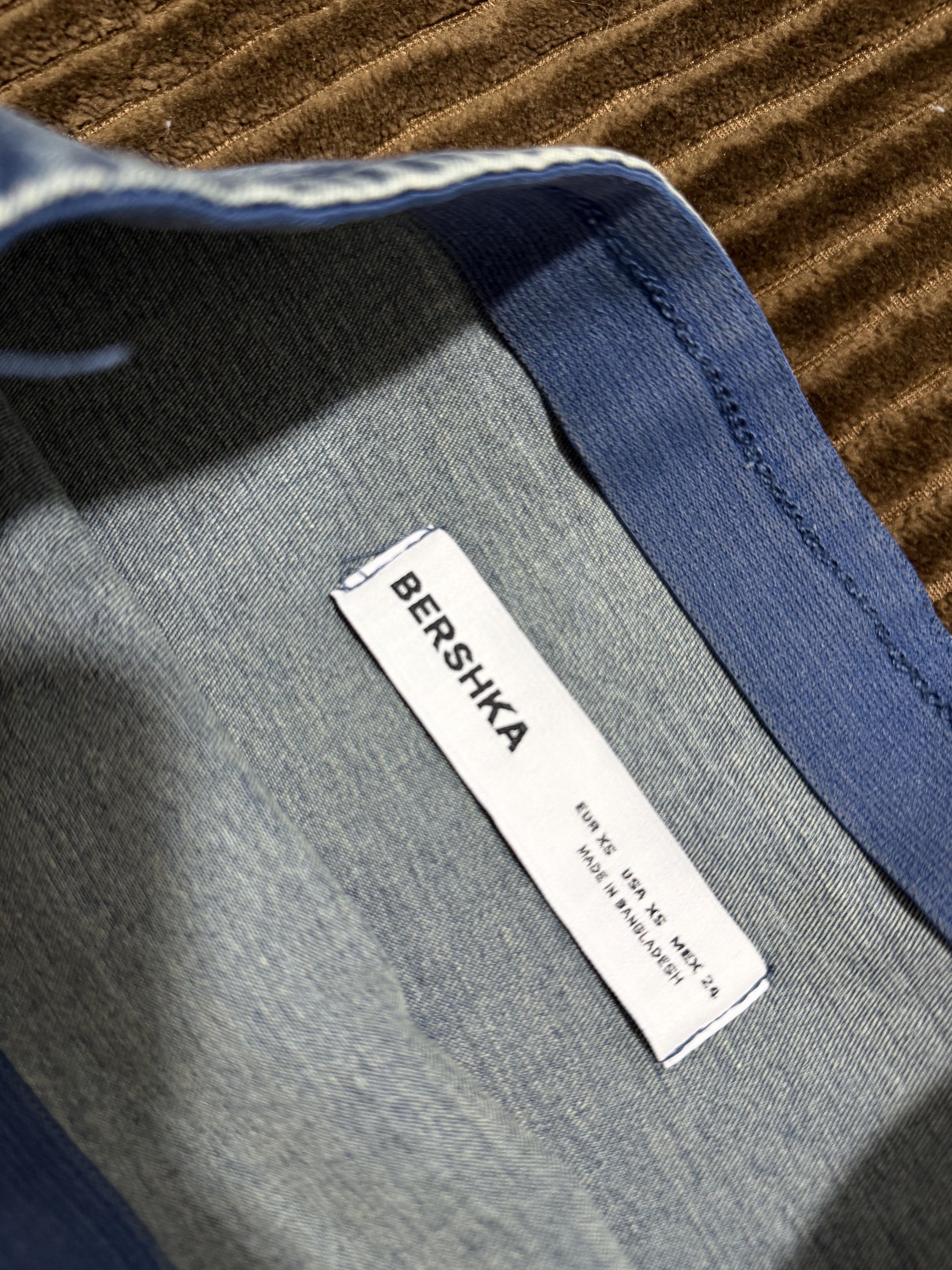 Bershka Denim Maxi Skirt (Category: Skirts) located in Taguig. Submitted by shujisoo (Listing ID 1420804219, Image 2). Description: Bershka denim maxi skirt Size: XS.