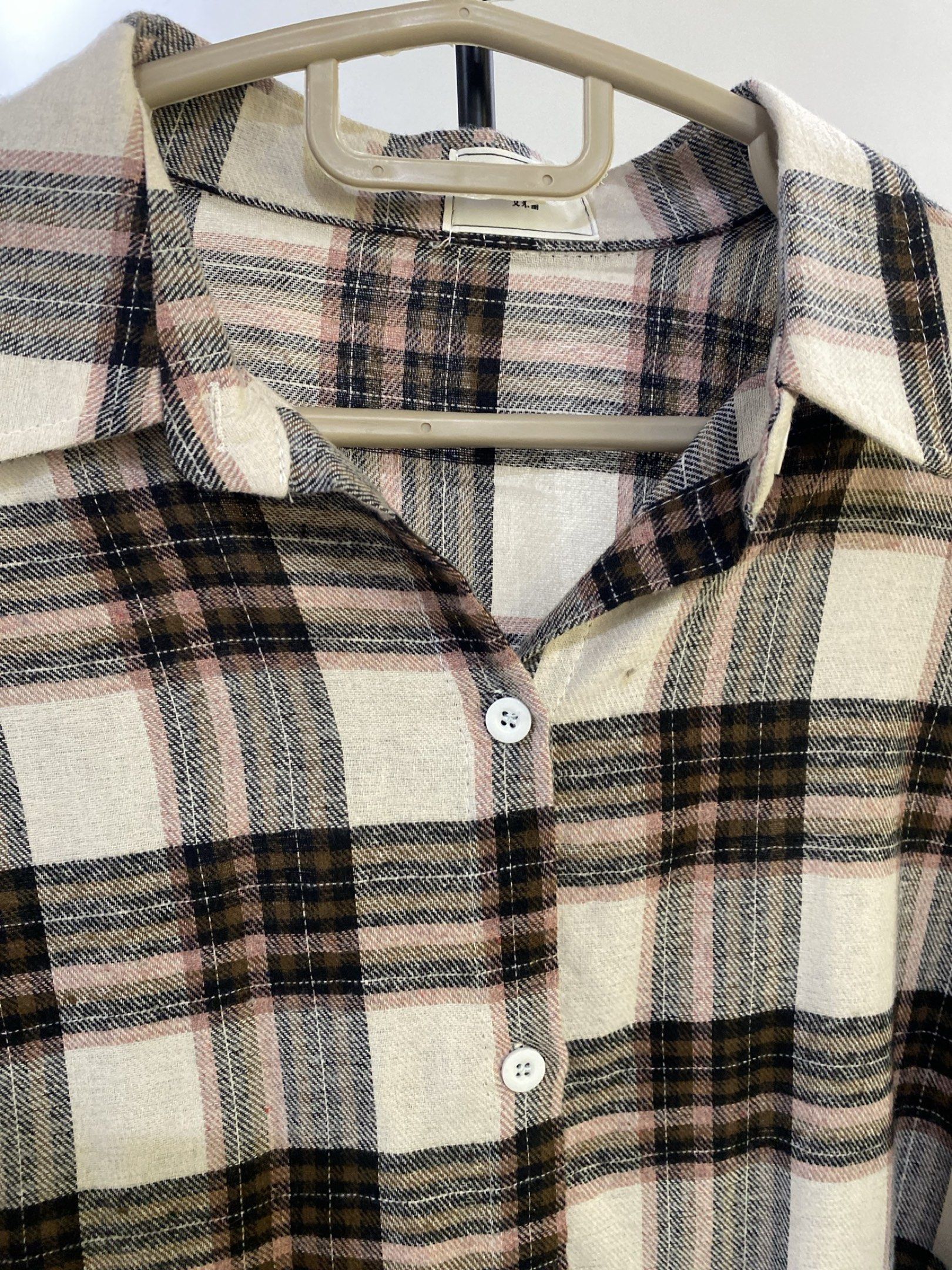Blouse (Category: Blouses) located in Kubang Semang. Submitted by dinasofea (Listing ID 1420775939, Image 3). Description: Dada : 24inch Labuh : 28-31 inch Price : rm25 - no nego - tak pernah pakai - beli kat jakarta.