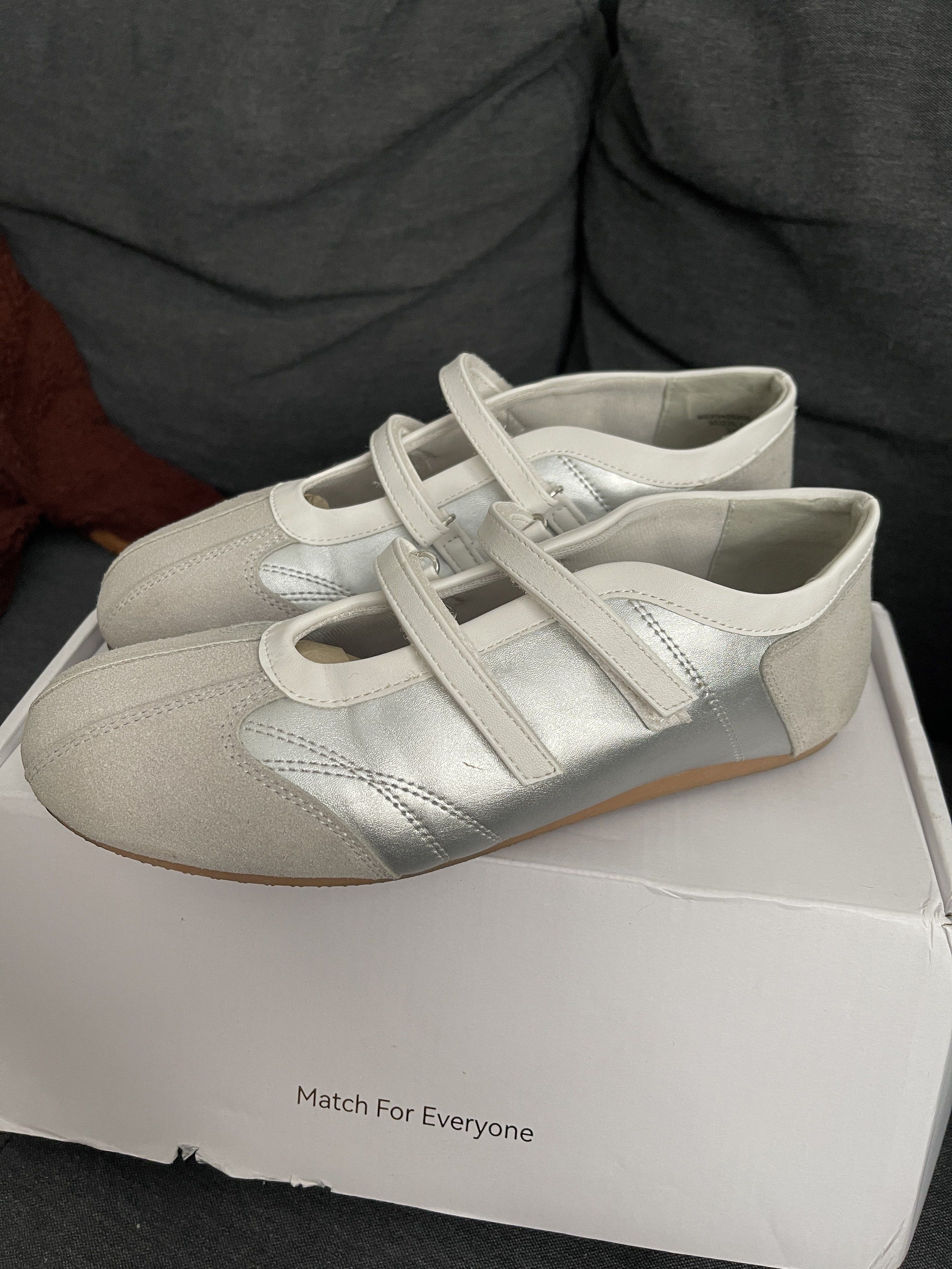 Bostanten Mary Jane Ballet Flat Shoes (Category: Flats & Sandals) located in Dasmarinas. Submitted by xlbbloomy (Listing ID 1420793533, Image 3). Description: USED * LIKE NEW CONDITION BOSTANTEN BRANDED SHOES * Size: 37 * Color: Gray * Material: PU Suede and Faux Leather * RFS: Not in use * Mode of delivery: Lalamove or J&T Delivery * Mode of payment: Gcash only.