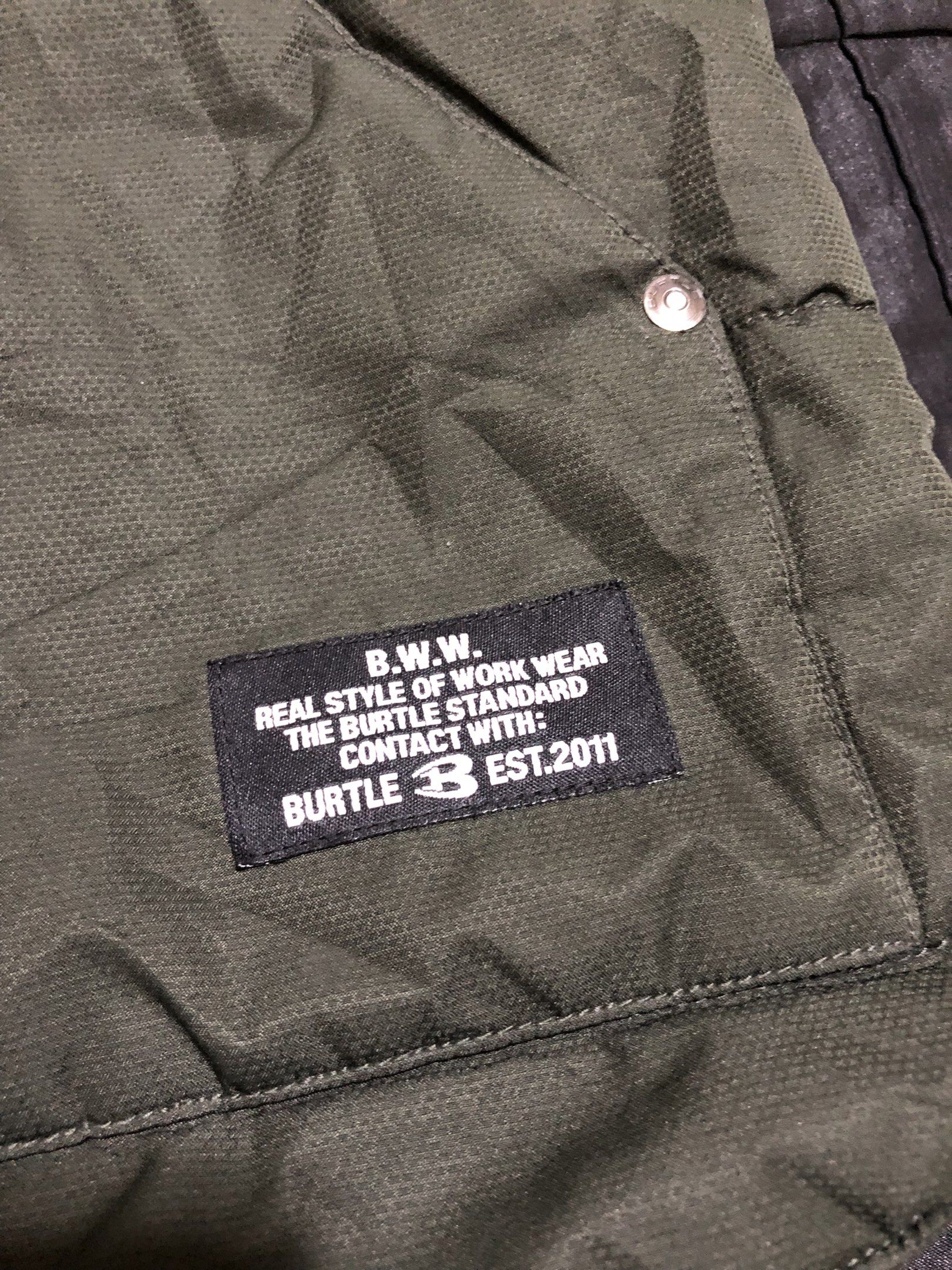 Burtle workwear thermocraft puffer vest (Category: Coats, Jackets and Outerwear) located in Manila. Submitted by jdomagtoy591557 (Listing ID 1420864921, Image 3). Description: Burtle workwear thermocraft puffer vest 20.5 width 25 length signs of usage 350.