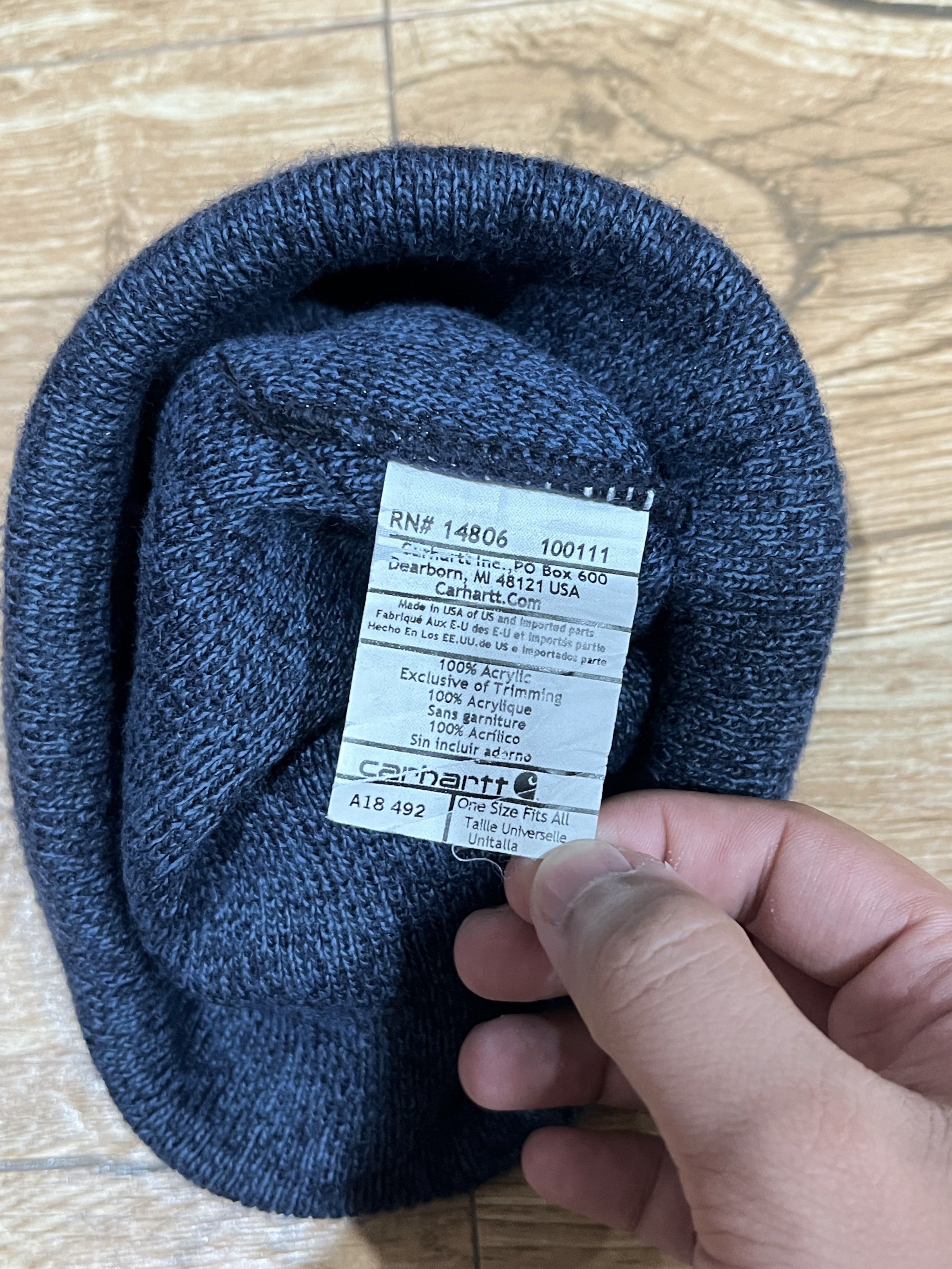 Carhartt A18 Knit Cuffed Beanie (Category: Caps & Hats) located in Rizal. Submitted by _59thstreet (Listing ID 1420845529, Image 3). Description: Carhartt A18 Knit Cuffed Beanie One size fits all (OSFA) color rate- 9.8/10 issue- none.