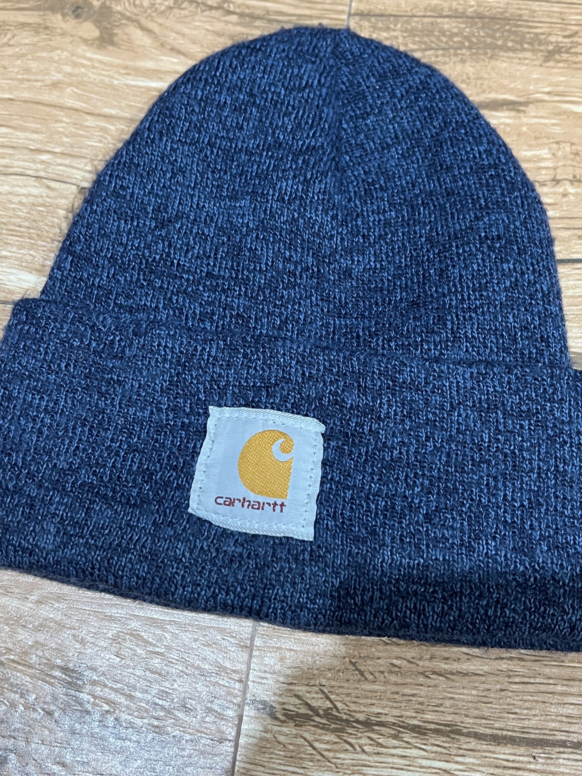 Carhartt A18 Knit Cuffed Beanie (Category: Caps & Hats) located in Rizal. Submitted by _59thstreet (Listing ID 1420845529, Image 2). Description: Carhartt A18 Knit Cuffed Beanie One size fits all (OSFA) color rate- 9.8/10 issue- none.