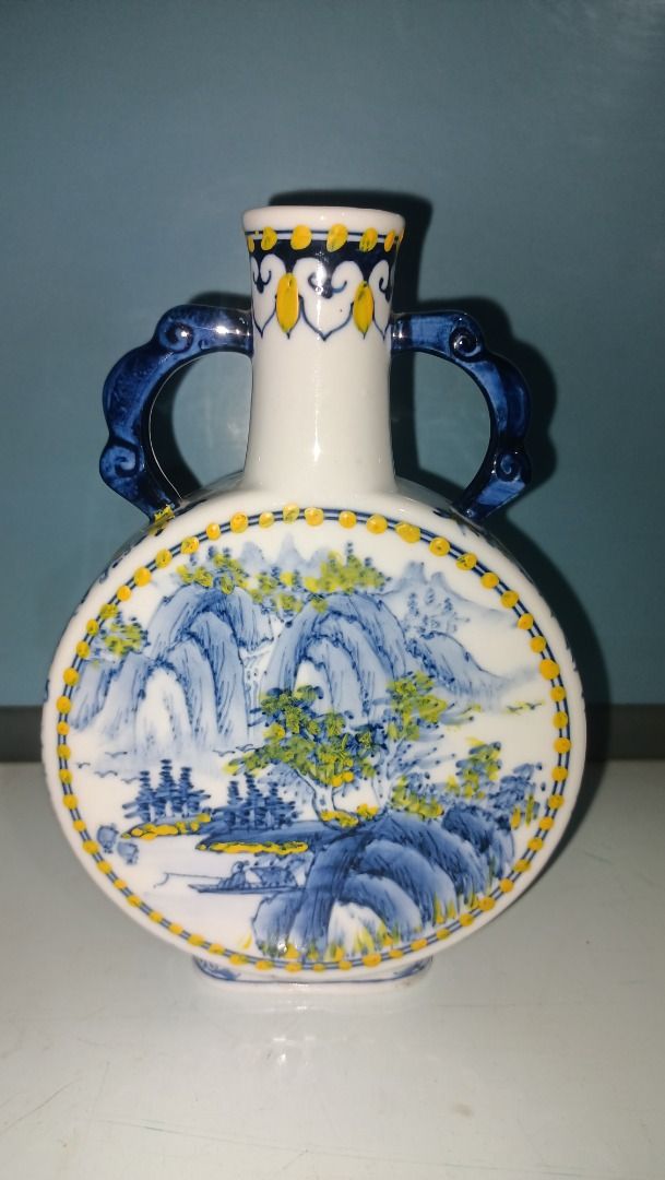 Ceramic Sake Jar (Category: Other Kitchenware & Tableware) located in Munoz. Submitted by larryc1212 (Listing ID 1420903181, Image 1). Description: - Ceramic sake jar - Features a detailed blue and white design - Includes handles - Perfect for display Item may include some scratches due to age, as is were is basis Item can be pick up in our Japan surplus shop located in Munoz Nueva Ecija Shipping available at buyer expense Bank Transfer payment. 
