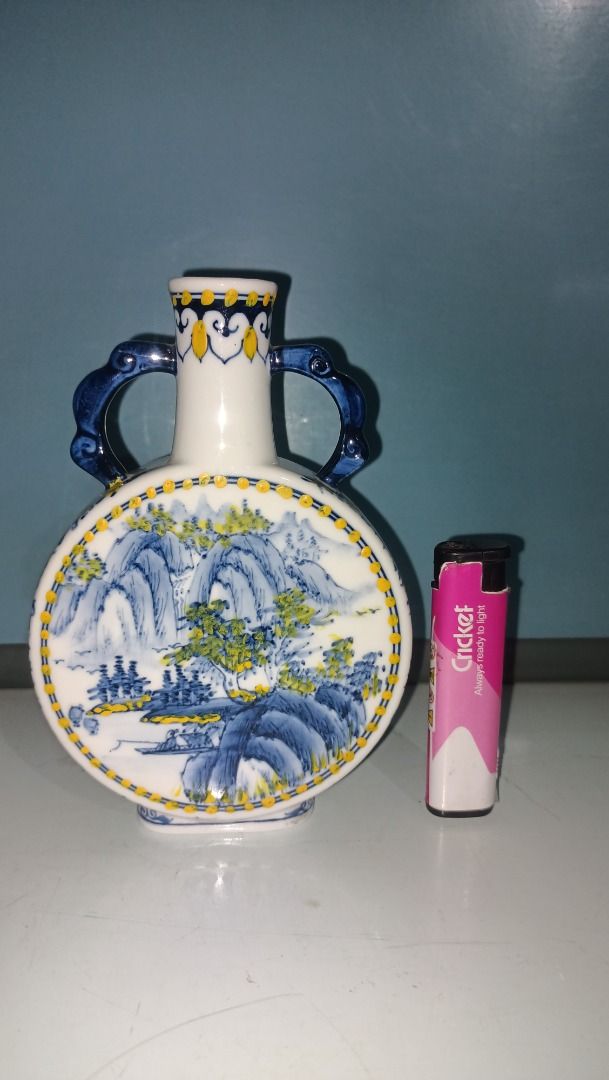 Ceramic Sake Jar (Category: Other Kitchenware & Tableware) located in Munoz. Submitted by larryc1212 (Listing ID 1420903181, Image 3). Description: - Ceramic sake jar - Features a detailed blue and white design - Includes handles - Perfect for display Item may include some scratches due to age, as is were is basis Item can be pick up in our Japan surplus shop located in Munoz Nueva Ecija Shipping available at buyer expense Bank Transfer payment. 