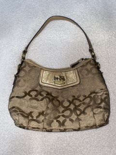 (Category: ) located in . Submitted by nini.thrifts (Listing ID 1420896448, Image 1). Description: .