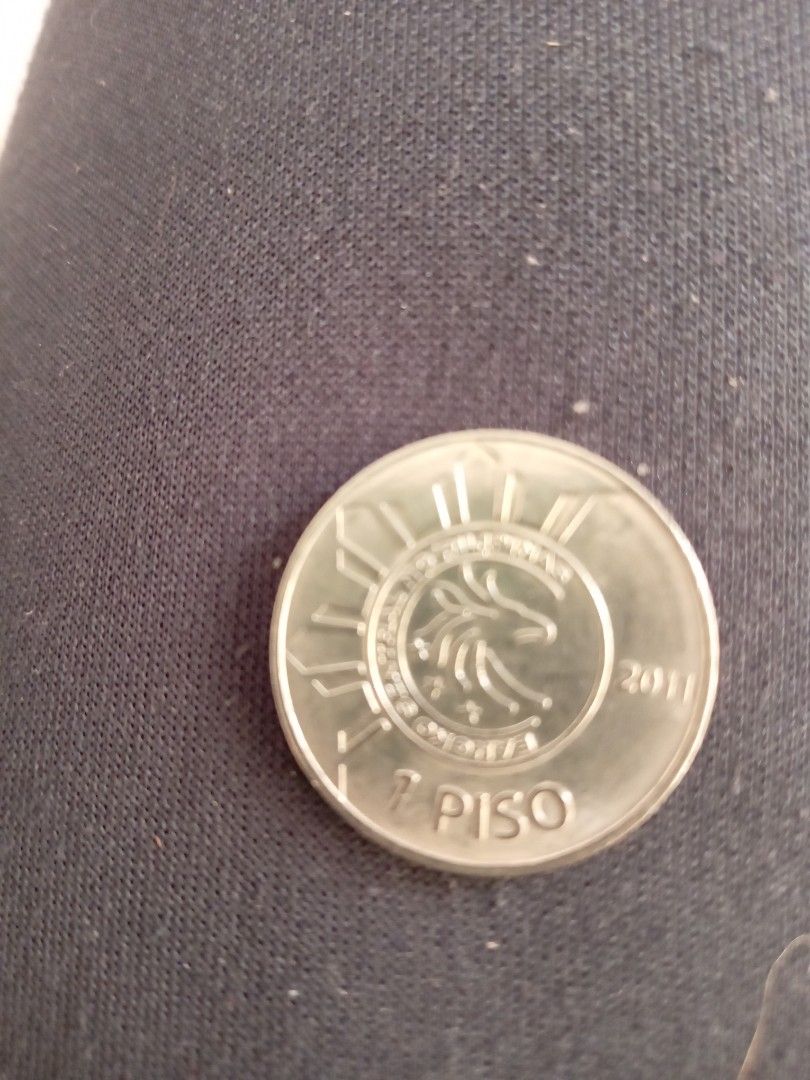 Commerative coins year 1861-2011 (Category: Everything Else Others) located in Makati City. Submitted by estioco35 (Listing ID 1420817649, Image 2). Description: Commerative coins 150 years Jose Rizal.