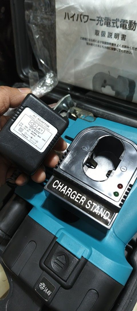 Cordless Jigsaw from japan (Category: Construction Tools & Equipment) located in Polomolok. Submitted by dkljapansurplus (Listing ID 1420932653, Image 3). Description: B.new Cordless jigsaw May box from japan Complete set, 110v charger Freeshipping.