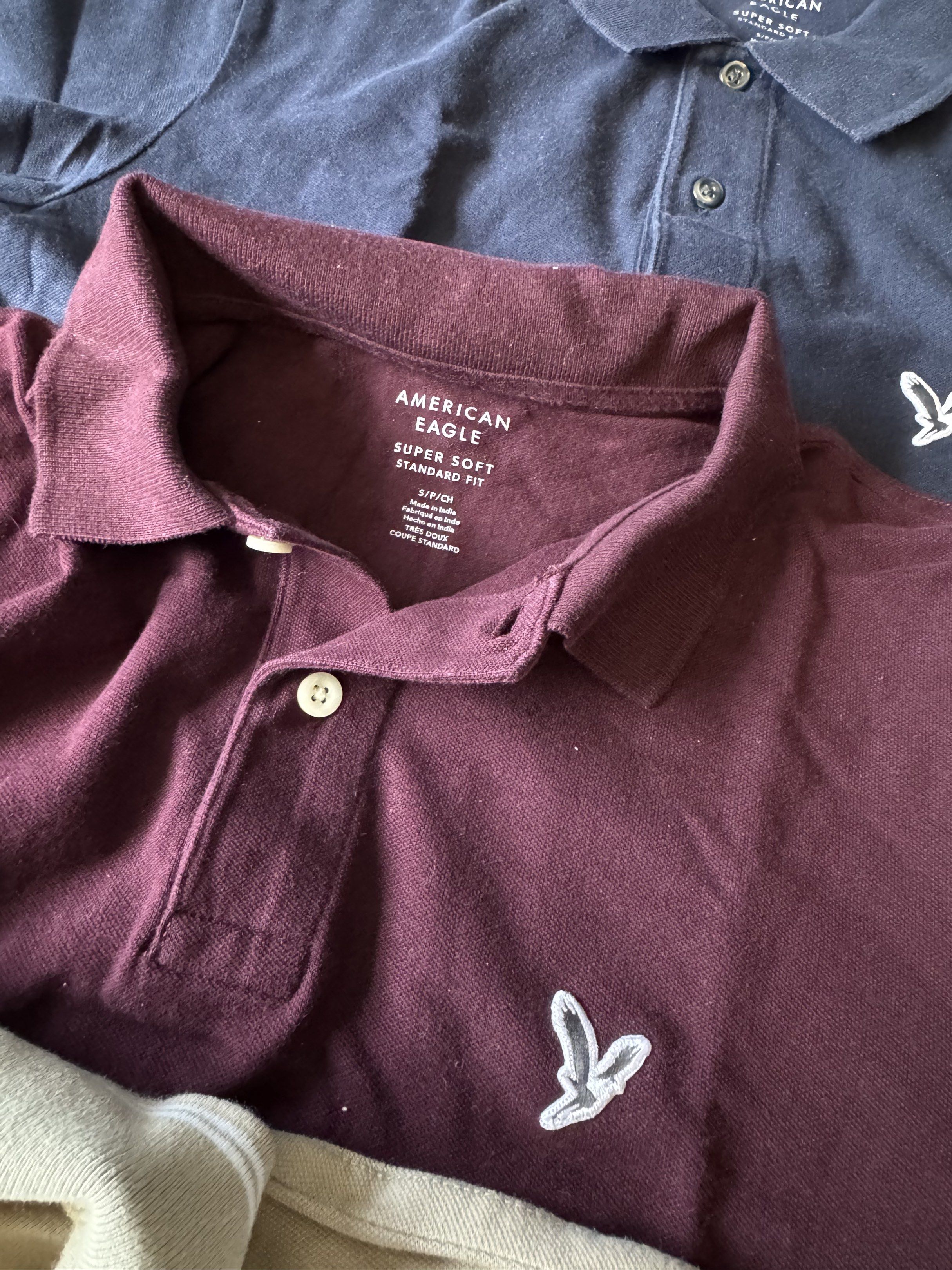 Declutterring!! American Eagle Polo Shirts (XS/S mens) (Category: Tshirts & Polo Shirts ) located in Quezon City. Submitted by elle.declutters.ph (Listing ID 1420800190, Image 3). Description: - American Eagle Polo Shirts - Sizes: XS/S (Men's) - Colors: Navy Blue, Maroon, Beige, White (xs) - Comfortable and stylish - 900 each! 1,700 for 2, 2,500 for 3. - 3,200 TAKE ALL.