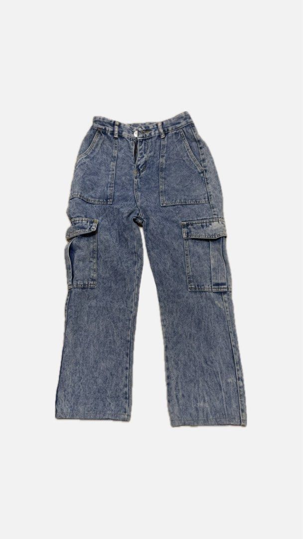Denim Cargo Pants (Category: Jeans) located in Dasmarinas. Submitted by _decluttercorner (Listing ID 1420796112, Image 1). Description: .