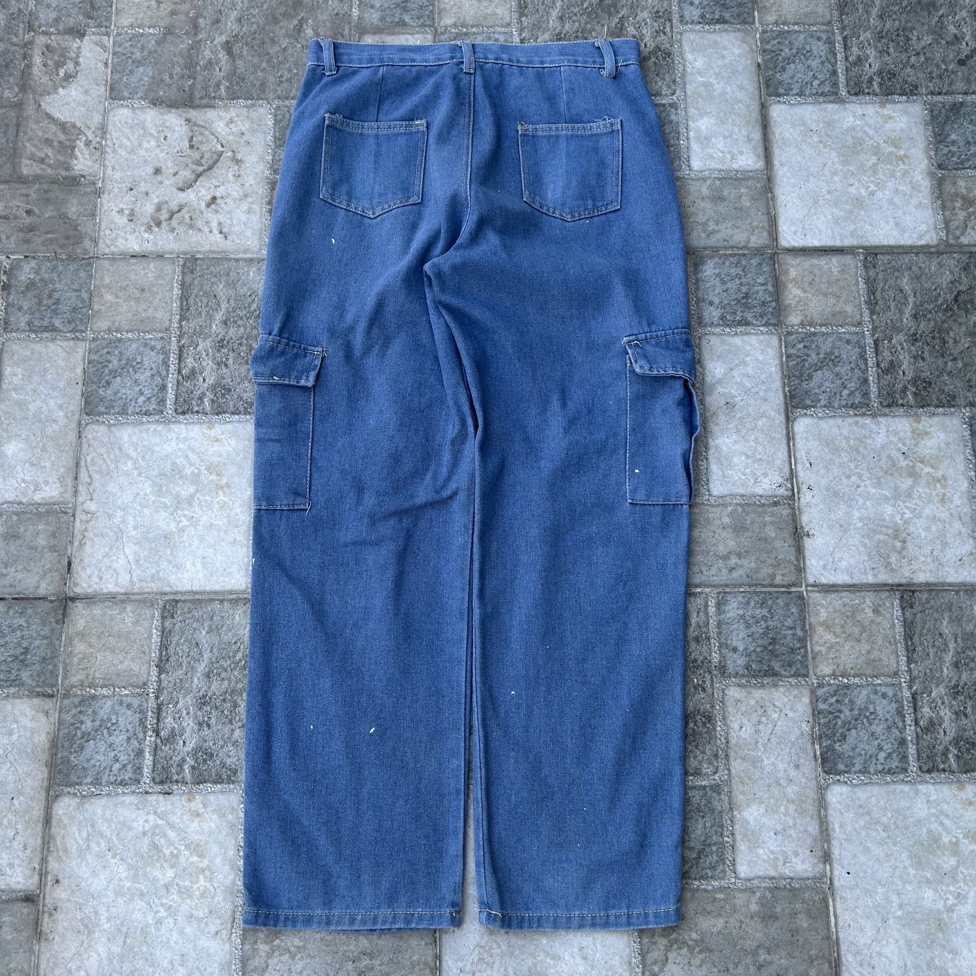 Denim Cargo Pants (Category: Jeans) located in Bacoor. Submitted by tugbits (Listing ID 1420839704, Image 3). Description: .