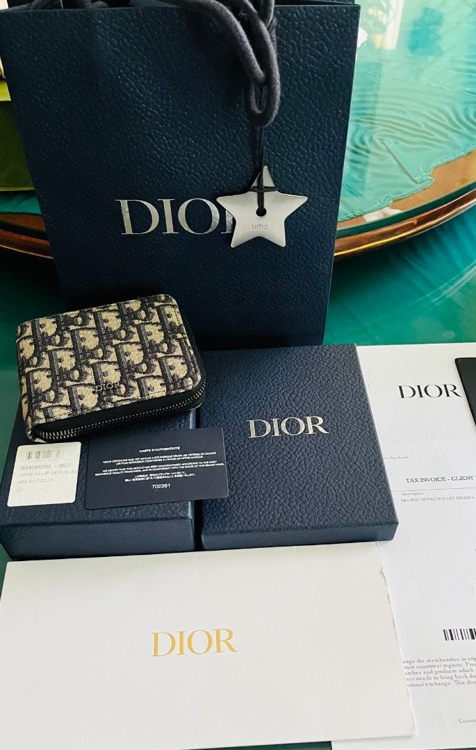 Dior Oblique Wallet Beige/Black | Authentic | Like New | Complete (Category: Luxury Bags & Wallets) located in Las Pinas. Submitted by jlj55 (Listing ID 1420879870, Image 1). Description: #BUY WITH CONFIDENCE **PLEASE READ BEFORE MAKING AN INQUIRY** 👍🏻 100% authentic / guaranteed authentic 👍🏻 Complete inclusions as shown 👍🏻 Please see photos for condition 👍🏻 Established Carousell seller with excellent transaction history - Dior zipped wal
