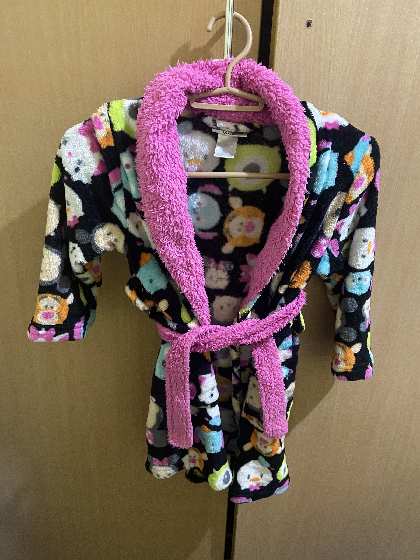 Disney Tsum Tsum Kids Robe (Category: Babies & Kids Fashion) located in Pasig City. Submitted by khloe23 (Listing ID 1420747297, Image 1). Description: perfect for swimming activities this summer .