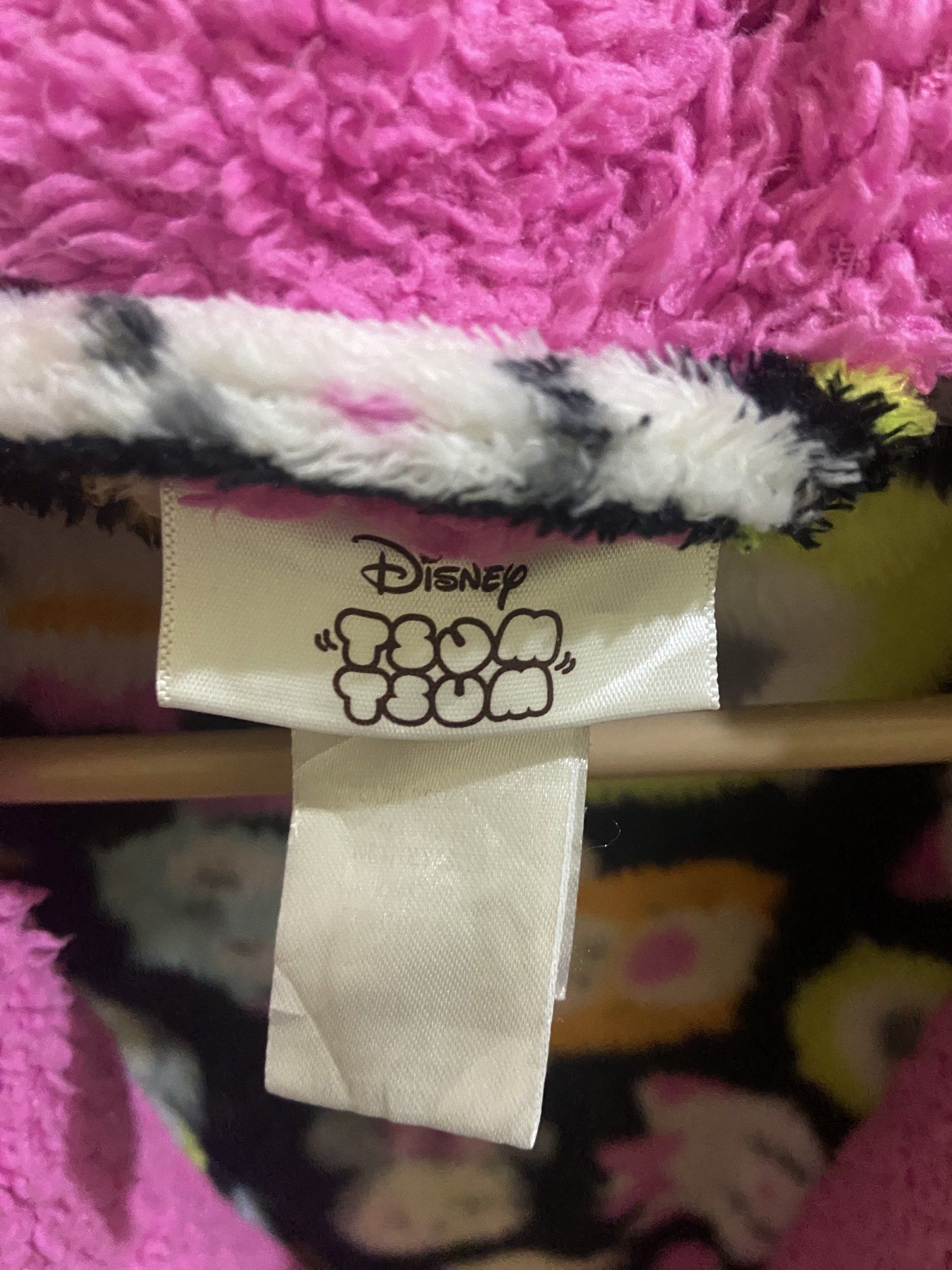 Disney Tsum Tsum Kids Robe (Category: Babies & Kids Fashion) located in Pasig City. Submitted by khloe23 (Listing ID 1420747297, Image 3). Description: perfect for swimming activities this summer .