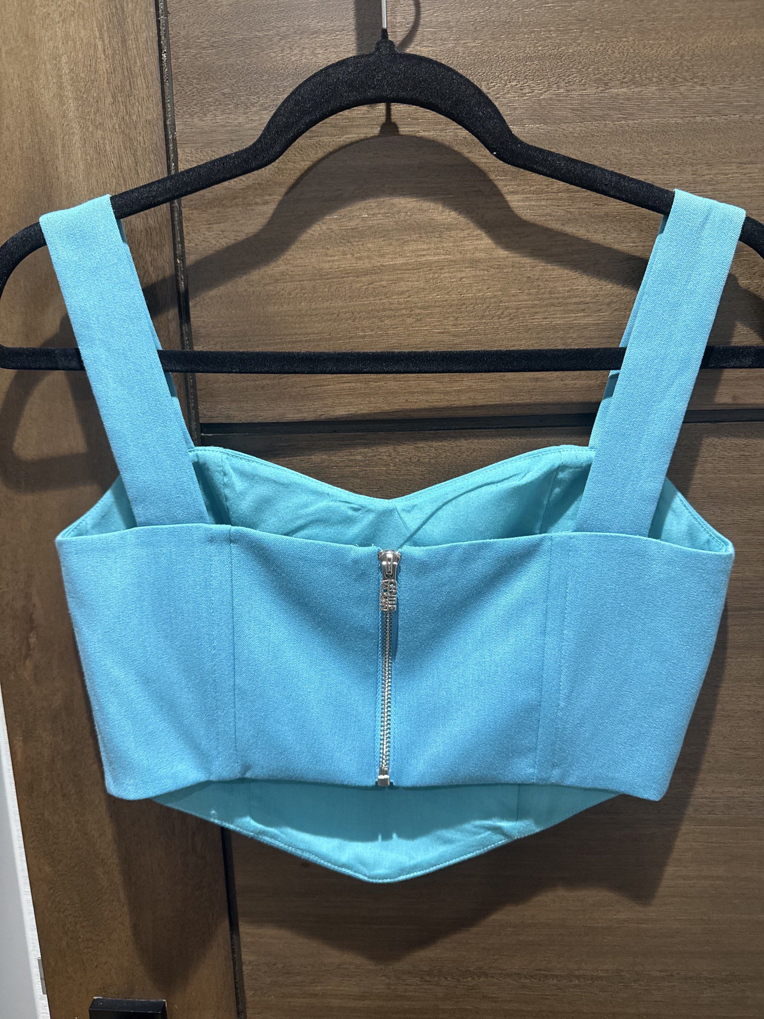 Gentlewoman Corset Top (Category: Sleeveless) located in Quezon City. Submitted by ak3isha (Listing ID 1420899734, Image 3). Description: .
