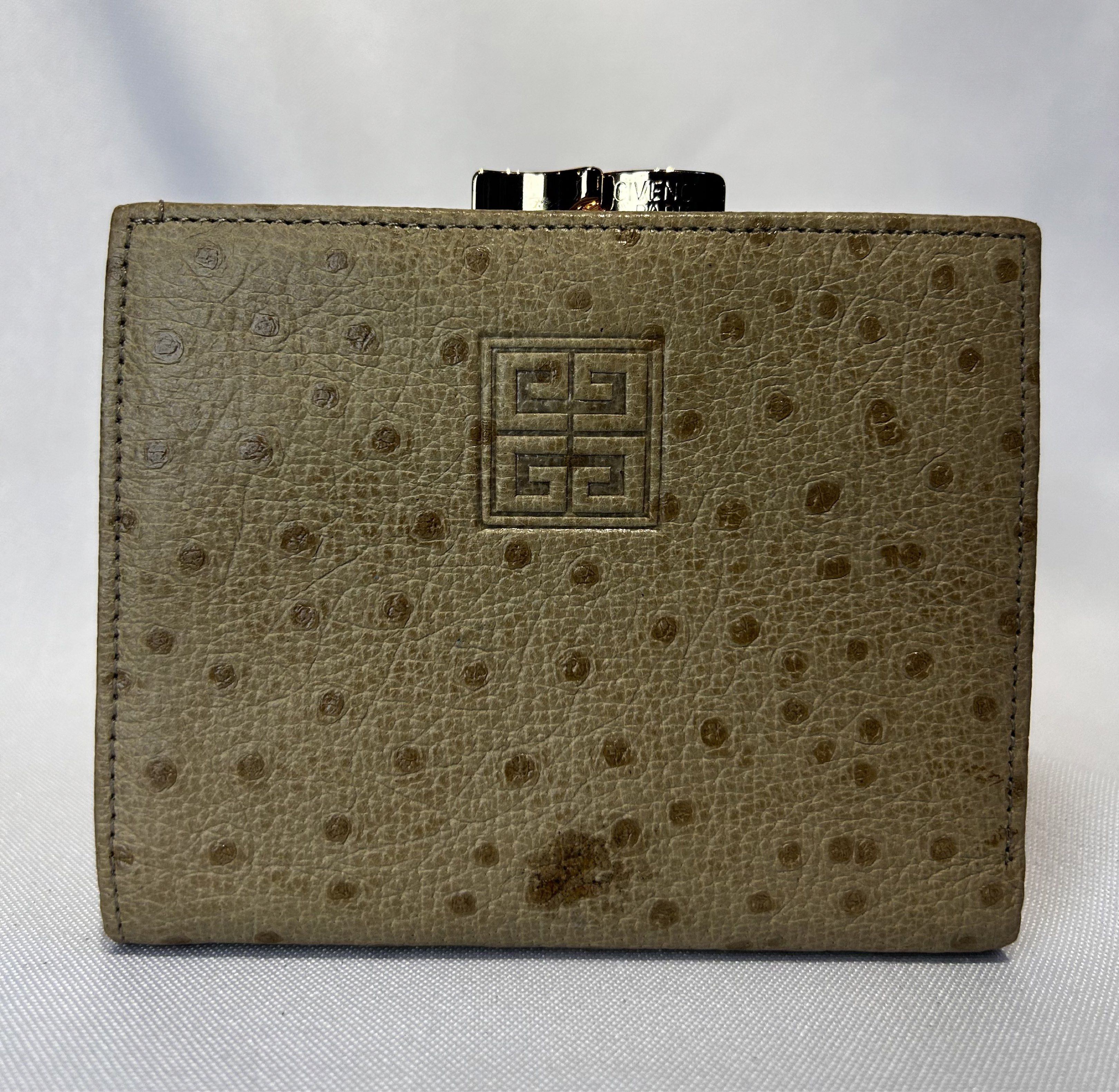 GIVENCHY. EXOTIC OSTRICH LEATHER WALLET (Category: Luxury Bags & Wallets) located in Manila. Submitted by originalvintagebagph (Listing ID 1420906072, Image 1). Description: In exotic ostrich genuine leather! Wallet looks really nice! Issue paper bills and coin slot has powderized magagamit ng maayos! Its given kase vintage ang item! At maganda pa outside. Pls check the photos all details is clear no filter Hey there! Check out this awesome [gucc