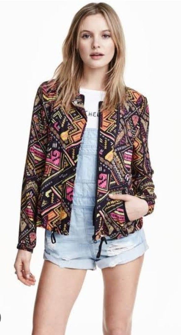 🚨SALE🚨 H&M x Coachella Pattern Pilot Jacket (Category: Coats, Jackets and Outerwear) located in Abucay. Submitted by jamesnike21 (Listing ID 1420829992, Image 1). Description: 📌Hailey Baldwin's H&M Festival Campaign 📌like new 📌size 6 on tag 📌width 17' 📌length 22' 📌For negotiations, send offer 👍 Kindly check my listing for more branded items... + shipping fee JNT / JRS MOP Gcash👍 Pm me for more info 👍.