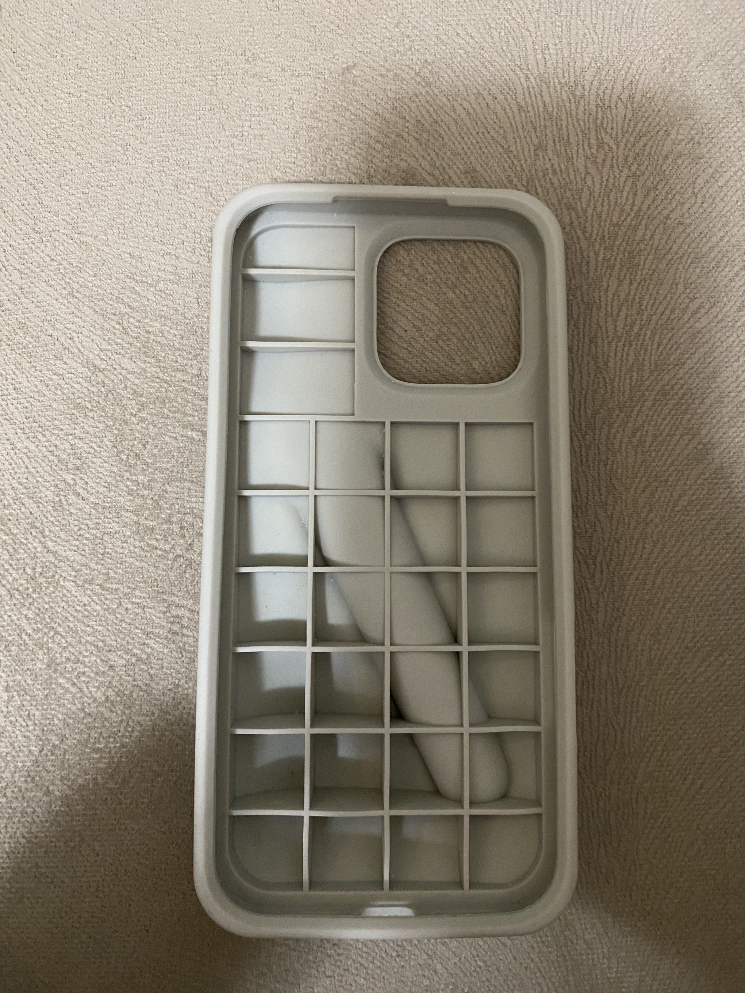 Iphone 16 pro max - RHODE Lip case (Category: Cases & Sleeves) located in Alburquerque. Submitted by tiredycloset (Listing ID 1420835715, Image 2). Description: Authentic Good as new .