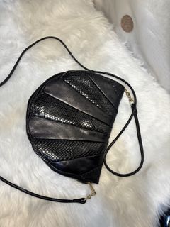 (Category: ) located in . Submitted by ilovebagsph17 (Listing ID 1420892270, Image 1). Description: .