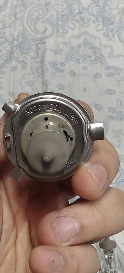 Koito H4 Halogen Headlight Bulb 12v 100/90w (Category: Lightings, Horns, and other Electrical Parts and Accessories) located in Manila. Submitted by toncue (Listing ID 1420931273, Image 2). Description: Used Koito H4 halogen headlight bulb Estimate lifespan: 90-95% Yellow light Made in Japan 12v 100/90w Sold as pair Rfs: Upgraded headlights.