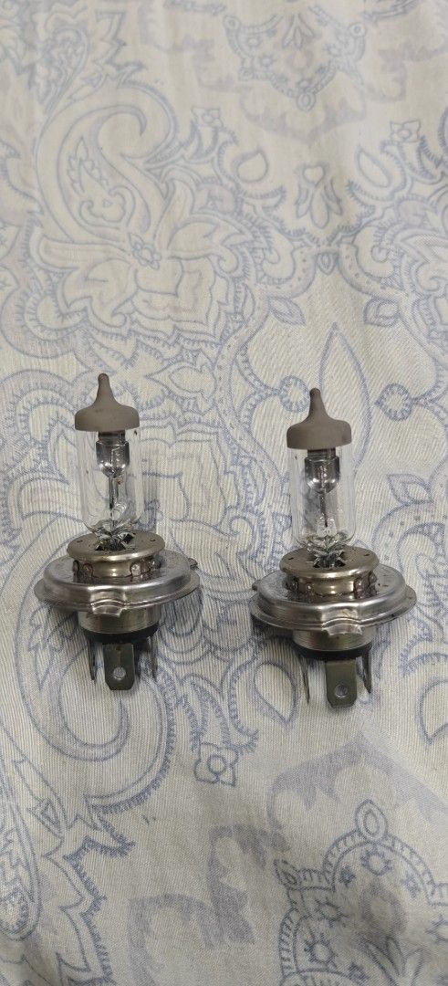 Koito H4 Halogen Headlight Bulb 12v 100/90w (Category: Lightings, Horns, and other Electrical Parts and Accessories) located in Manila. Submitted by toncue (Listing ID 1420931273, Image 1). Description: Used Koito H4 halogen headlight bulb Estimate lifespan: 90-95% Yellow light Made in Japan 12v 100/90w Sold as pair Rfs: Upgraded headlights.