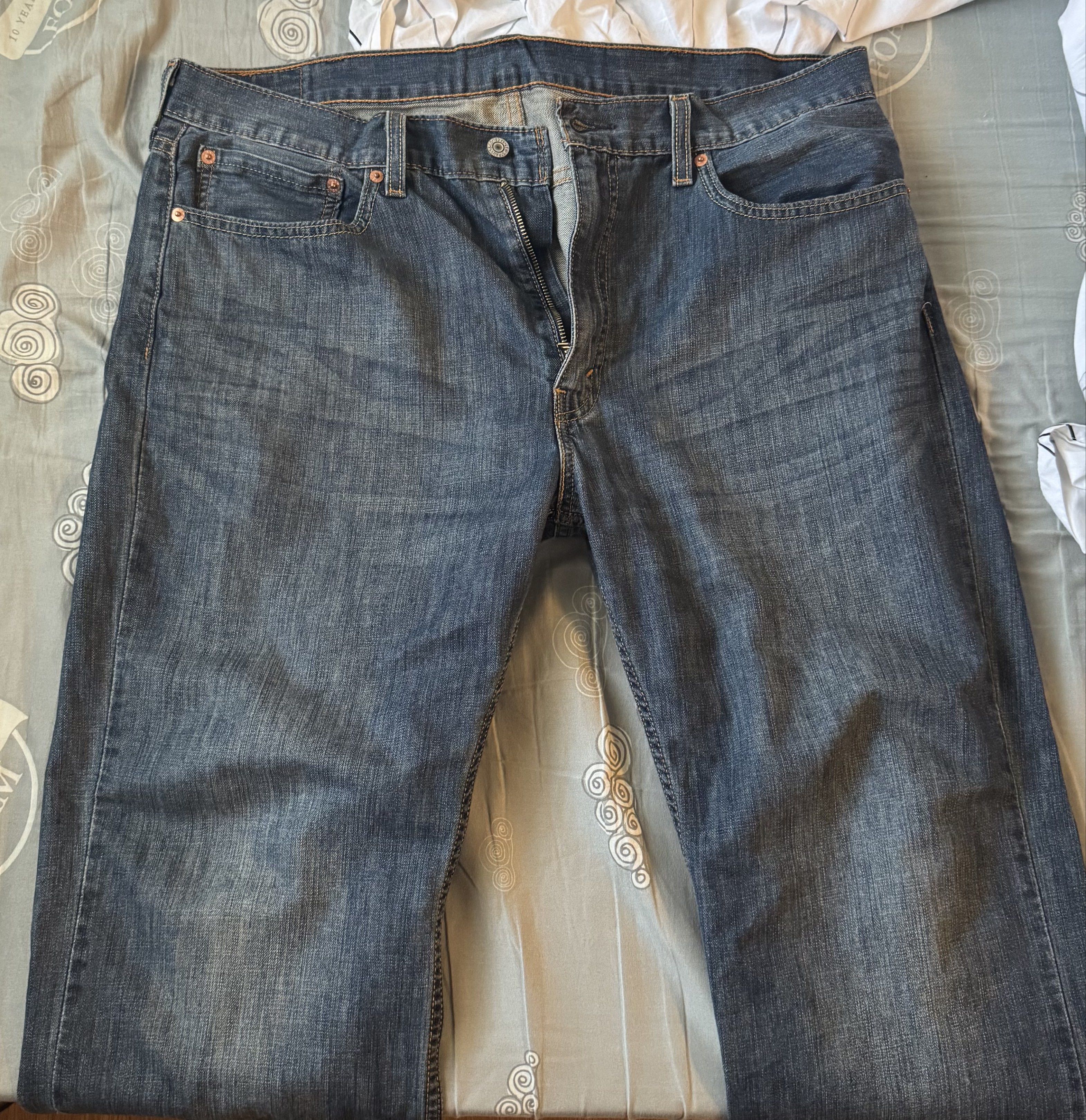 Levi's 527 Jeans - W38 L30 (Category: Jeans) located in Makati City. Submitted by montecristo_ (Listing ID 1420837088, Image 2). Description: - Levi's 527 jeans - Classic blue wash - Straight leg fit - Button closure - Five-pocket styling - Levi's logo patch - Size: W38 L30 - Versatile for everyday wear.