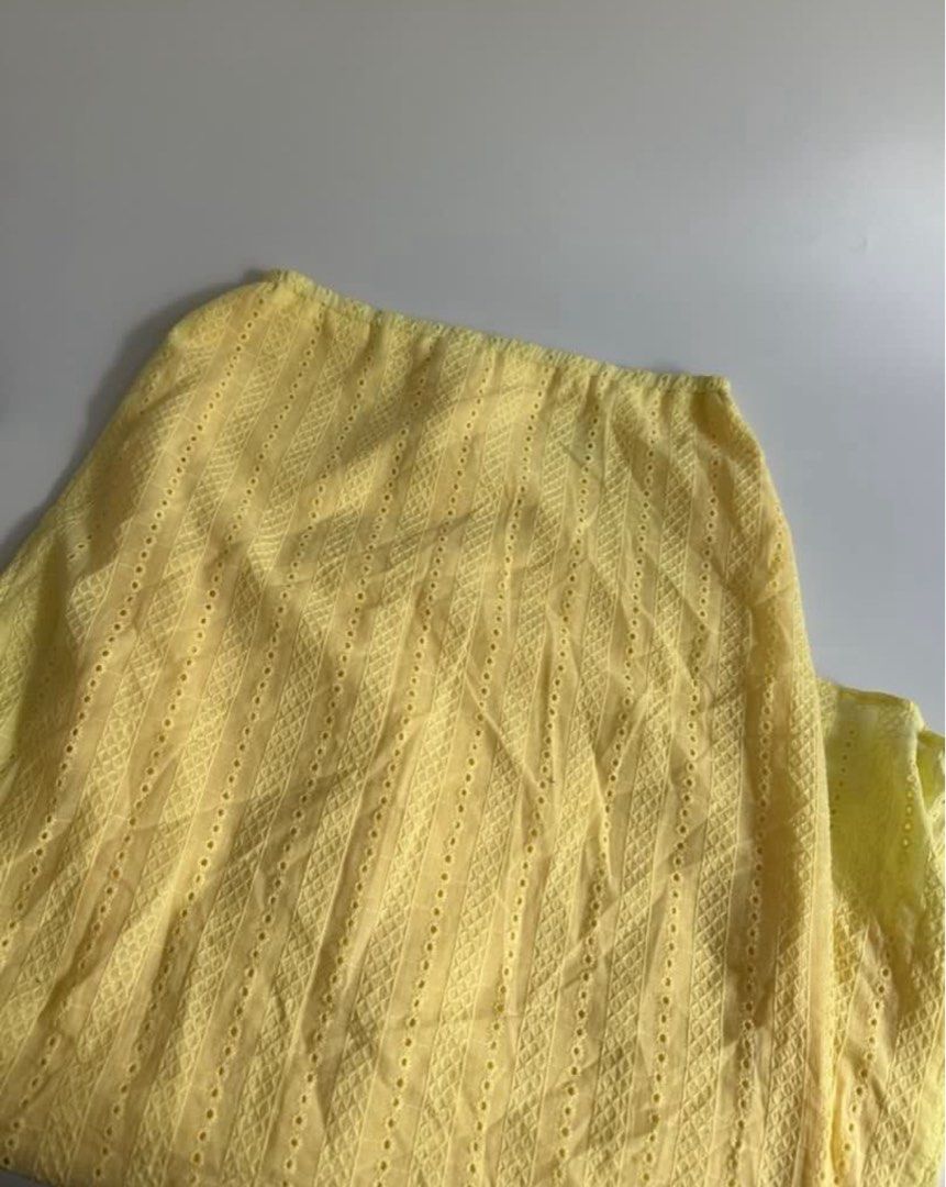 MIU THE LABEL SKIRT (Category: Skirts) located in Cebu City. Submitted by _preloved09 (Listing ID 1420836789, Image 2). Description: Size 25/26 Can do swapping good as new, no issues. i just dont like the color. Loc: Cebu City Helping tags: H&M, Wear Anika, Beyond Collective, Zara, Cariño, Pull and Bear, Zara, Phia the label.