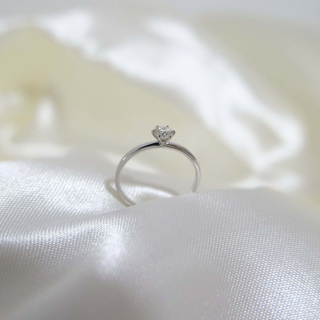 Natural Diamond Engagement Ring White Gold (Category: Rings) located in Quezon City. Submitted by preloveditems.manila (Listing ID 1420872546, Image 2). Description: HK White Gold 18K Natural Diamond 0.312ct VS Clarity, H Color Perfect for engagement ring. Very maputi ang diamond and brilliant. Slightly nego for sure buyers Meet up location: SM Fairview and SnR Commonwealth .