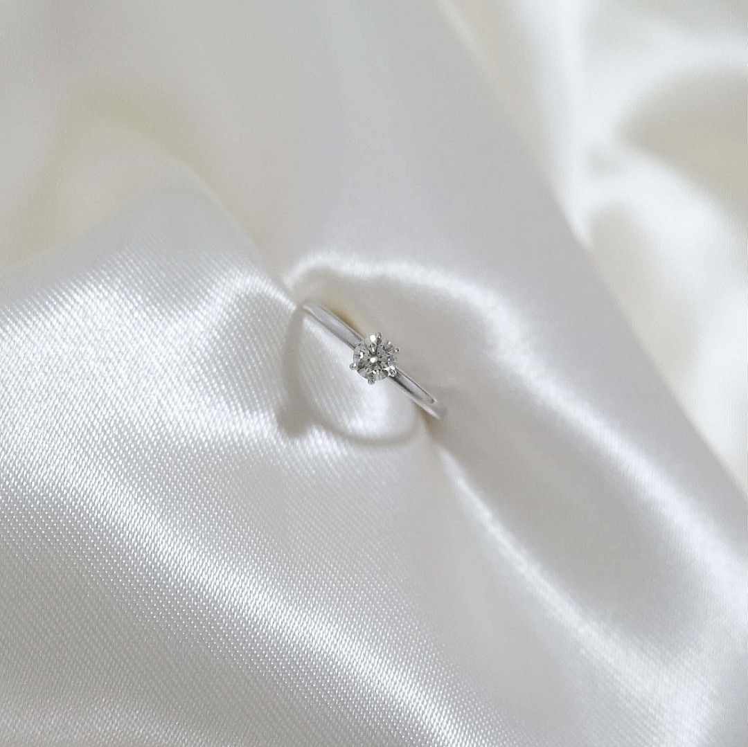 Natural Diamond Engagement Ring White Gold (Category: Rings) located in Quezon City. Submitted by preloveditems.manila (Listing ID 1420872546, Image 1). Description: HK White Gold 18K Natural Diamond 0.312ct VS Clarity, H Color Perfect for engagement ring. Very maputi ang diamond and brilliant. Slightly nego for sure buyers Meet up location: SM Fairview and SnR Commonwealth .