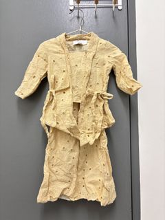 (Category: ) located in . Submitted by wander.wardrobe (Listing ID 1420897743, Image 1). Description: .