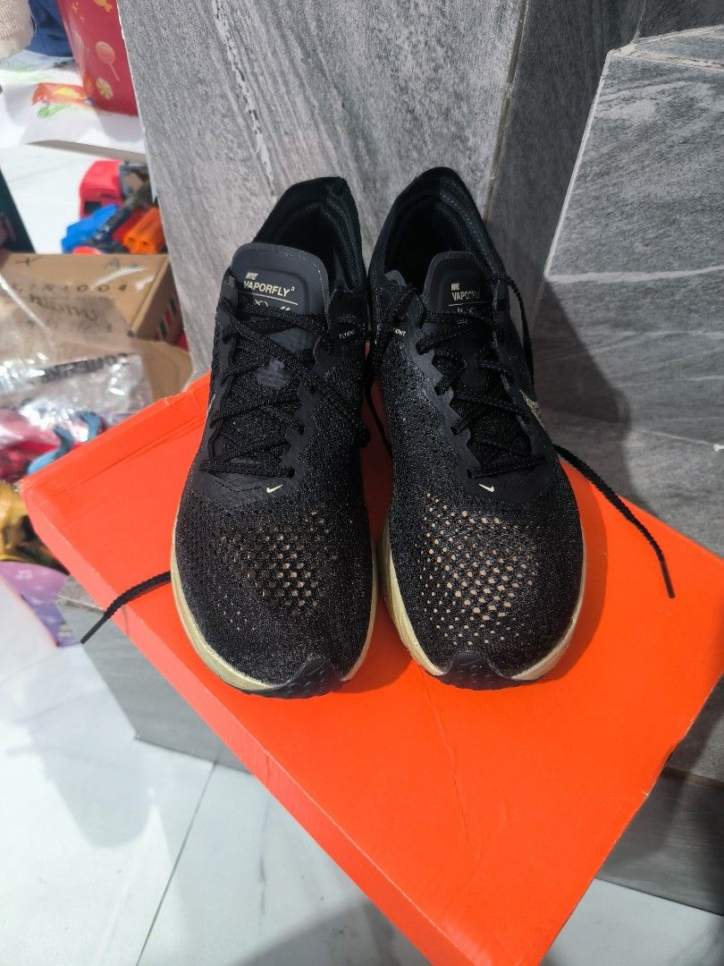 Nike ZoomX Vaporfly Next% 3 Black (Category: Sneakers) located in Quezon City. Submitted by jaypsg (Listing ID 1420849804, Image 3). Description: - Nike ZoomX Vaporfly Next% 3 - Men's size 10.5 US (9 UK, 44.5 EUR) - Black colorway with gold swoosh - Includes original box 50km used only.